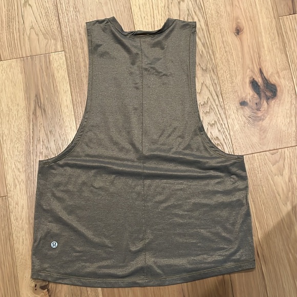 Lululemon muscle tank - Picture 3 of 3